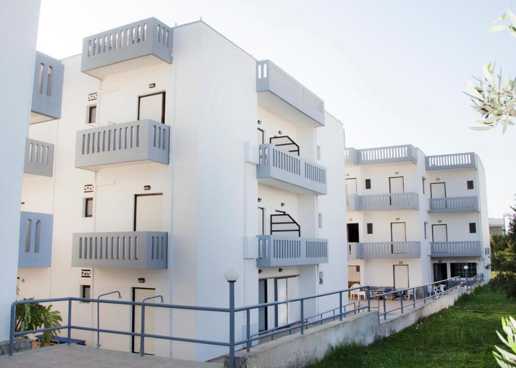 Popi Hotel Apartments Agia Marina Exterior foto