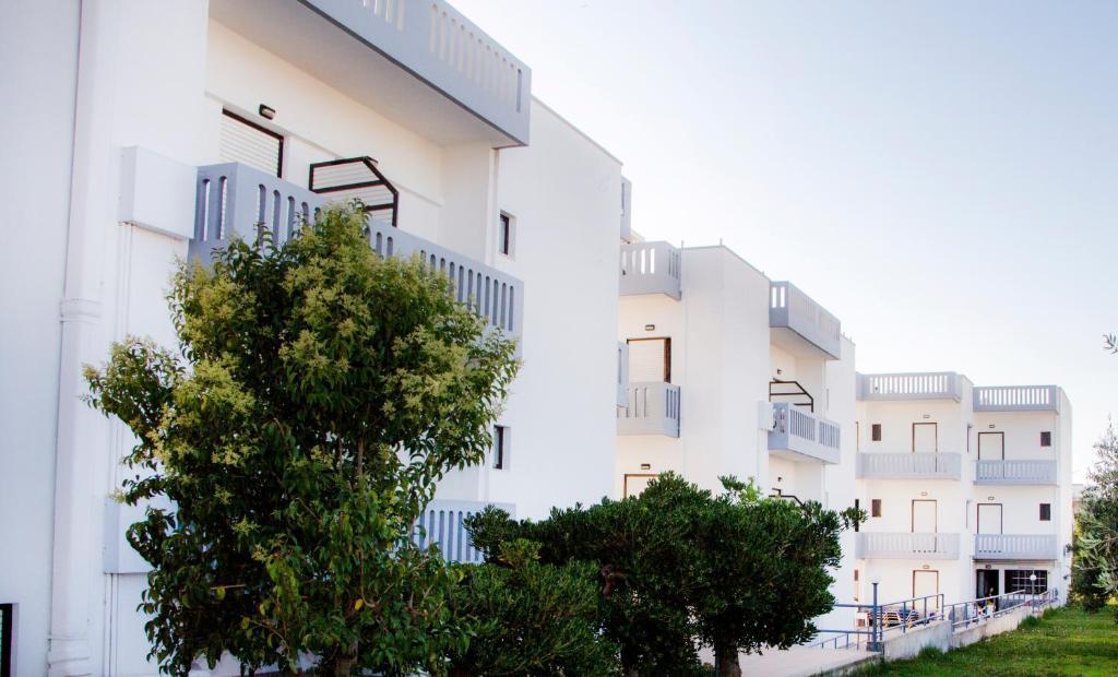 Popi Hotel Apartments Agia Marina Exterior foto