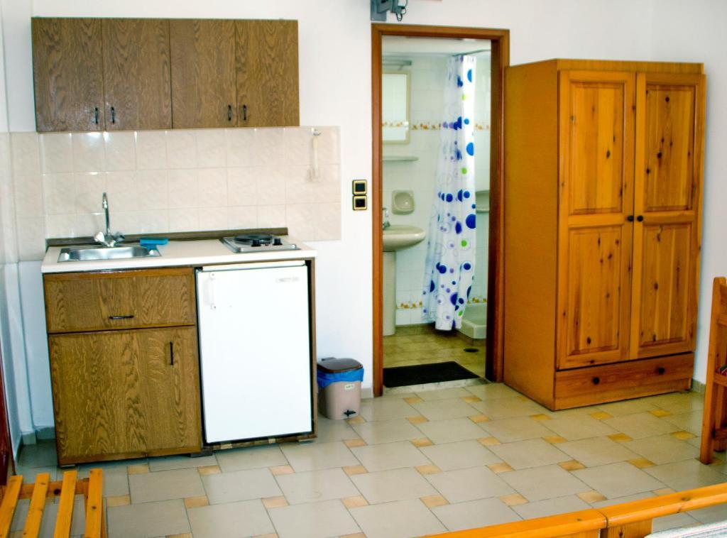 Popi Hotel Apartments Agia Marina Habitación foto